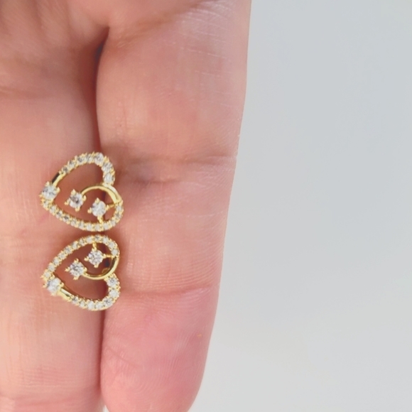 Beautiful Women's Earrings with Heart Shape - Picture 2 of 5